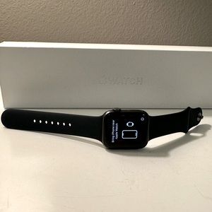 Apple Watch Series 5 - 45 mm (black)